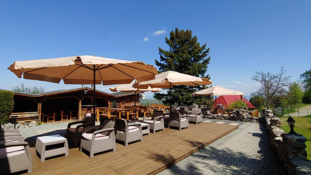 Pod Hradom Restaurant & Pension Topoľčany Eksteriør billede