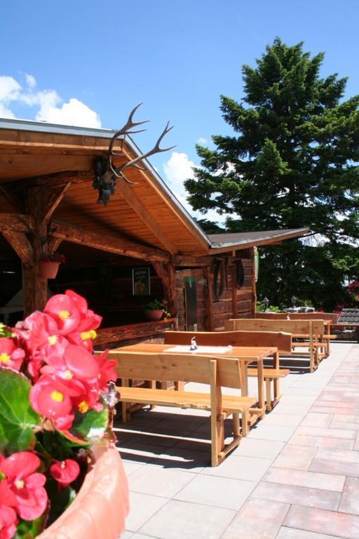 Pod Hradom Restaurant & Pension Topoľčany Eksteriør billede