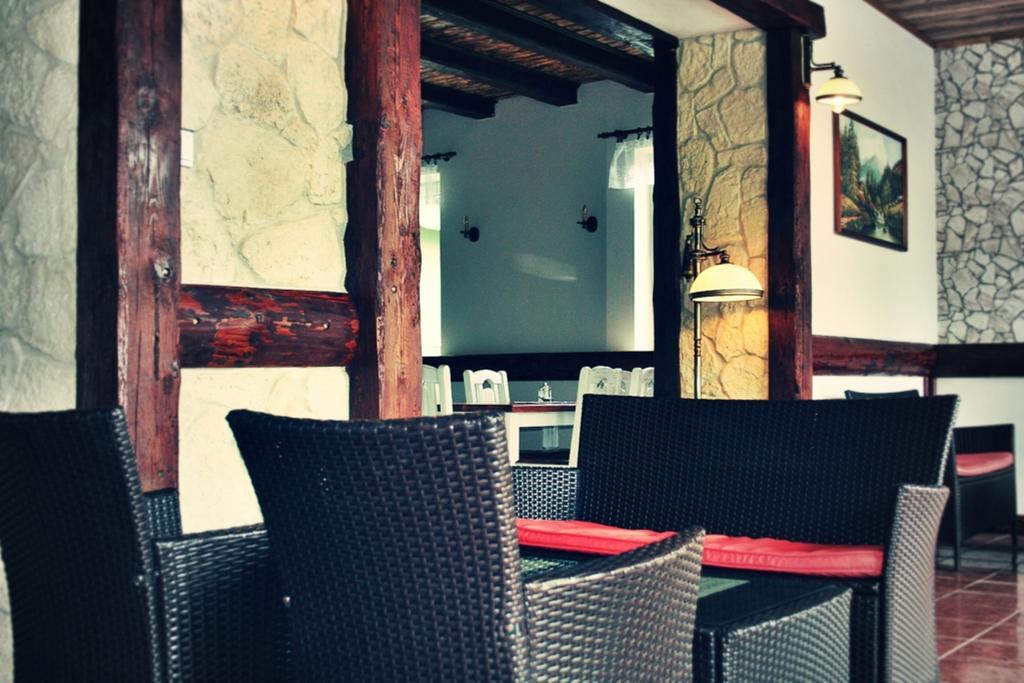 Pod Hradom Restaurant & Pension Topoľčany Eksteriør billede