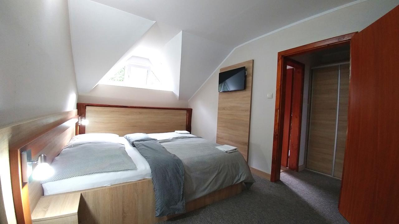 Pod Hradom Restaurant & Pension Topoľčany Eksteriør billede