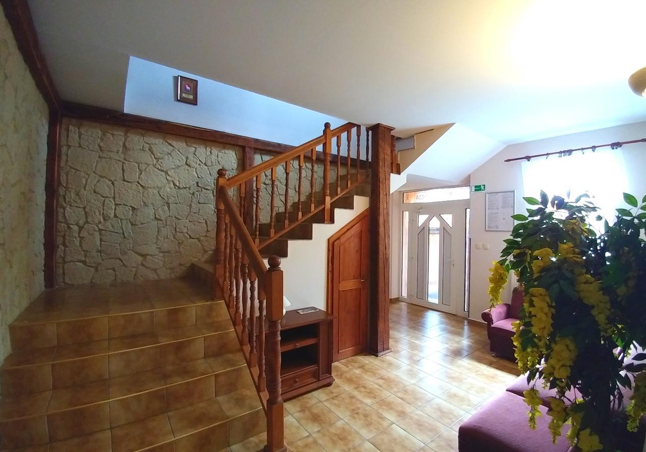Pod Hradom Restaurant & Pension Topoľčany Eksteriør billede