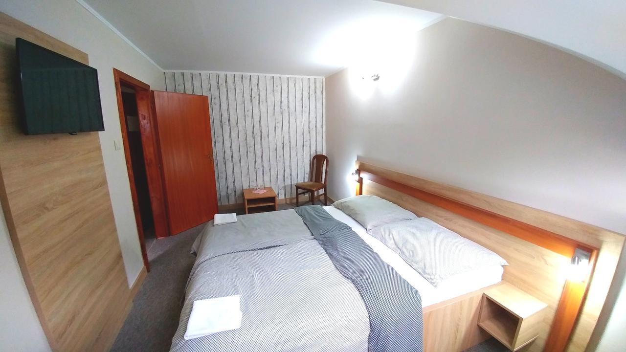 Pod Hradom Restaurant & Pension Topoľčany Eksteriør billede