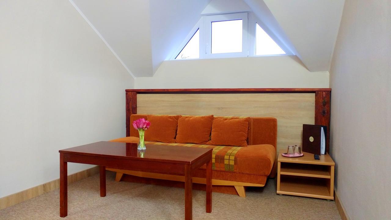 Pod Hradom Restaurant & Pension Topoľčany Eksteriør billede