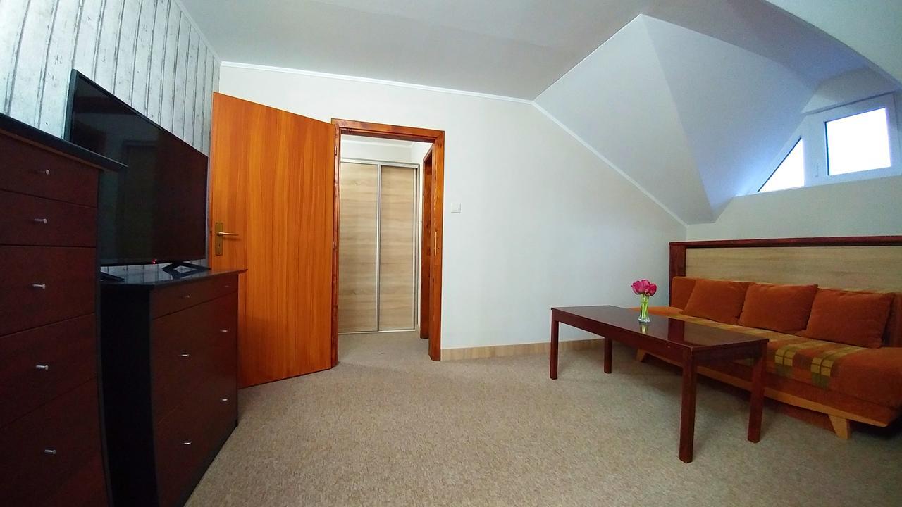Pod Hradom Restaurant & Pension Topoľčany Eksteriør billede