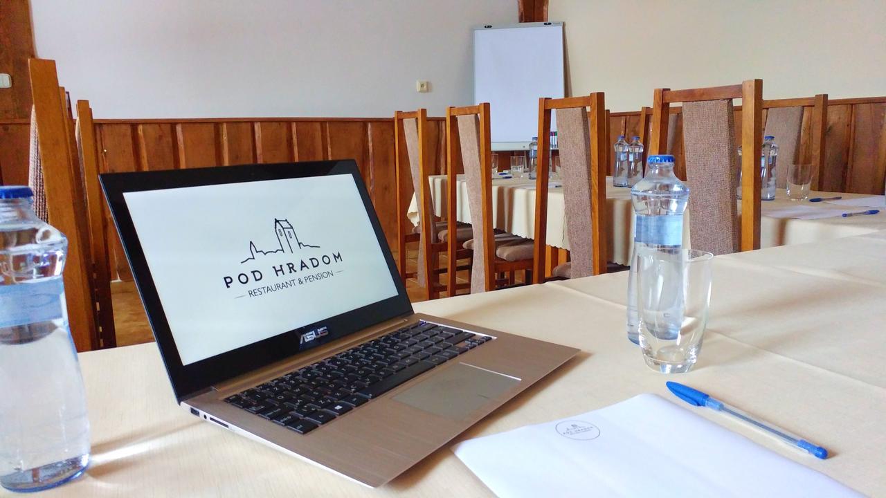 Pod Hradom Restaurant & Pension Topoľčany Eksteriør billede